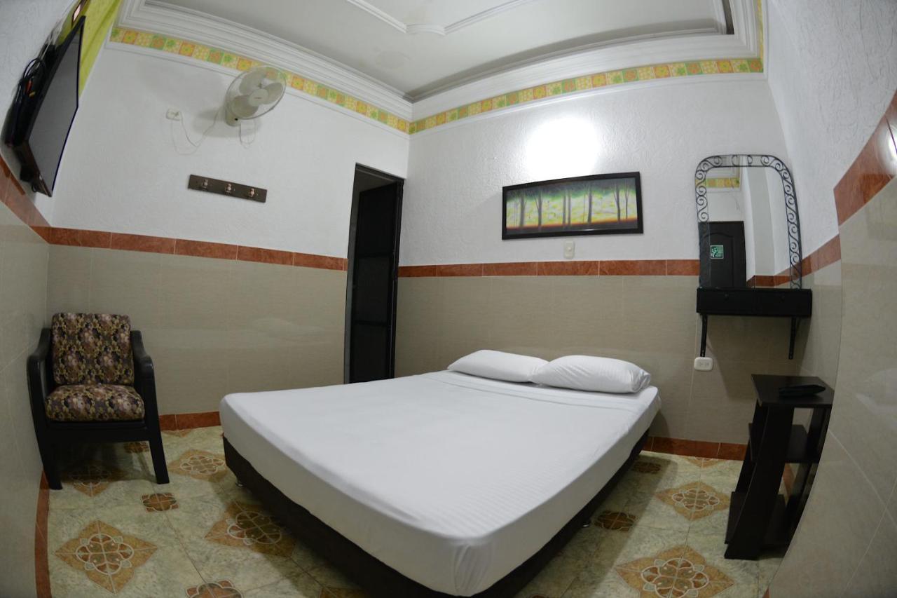 La Hermosa Hotel Buga Extérieur photo