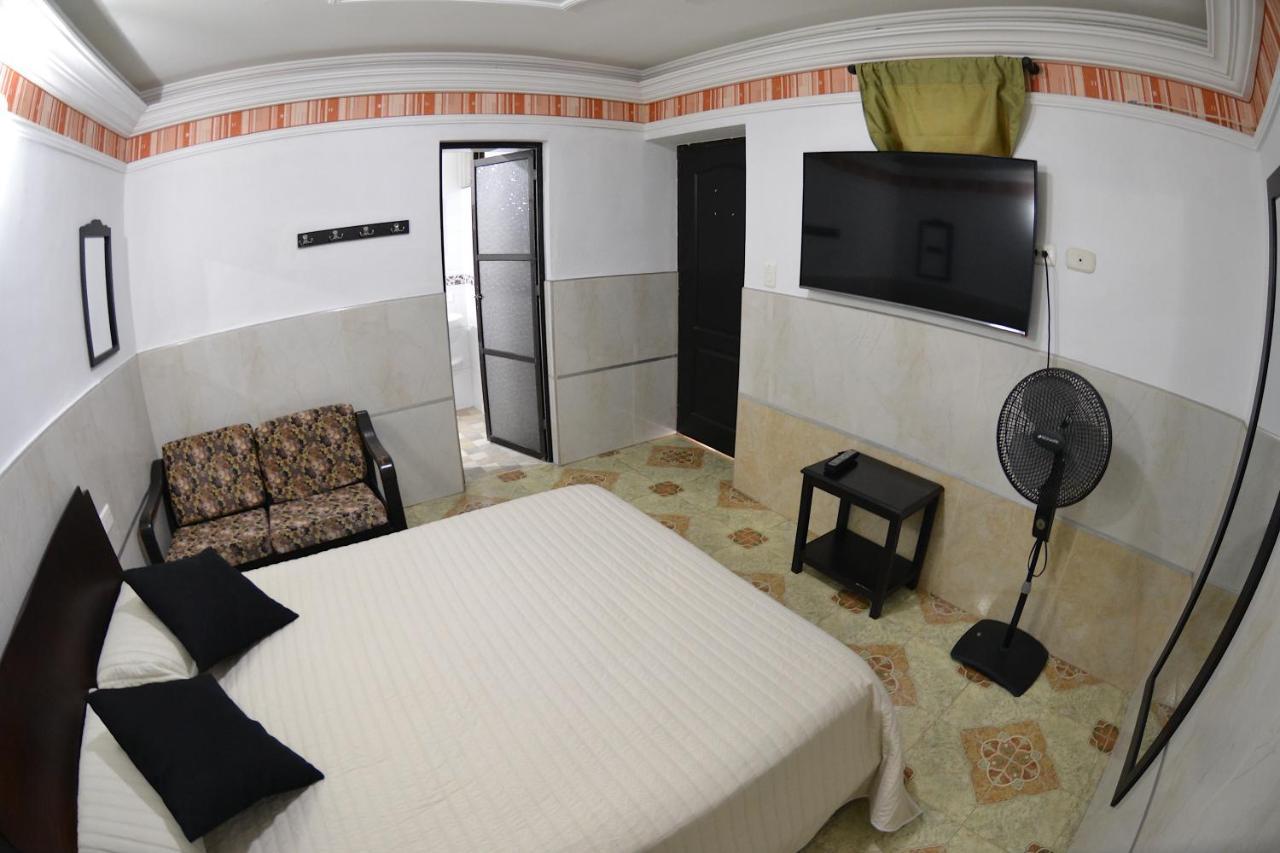 La Hermosa Hotel Buga Extérieur photo