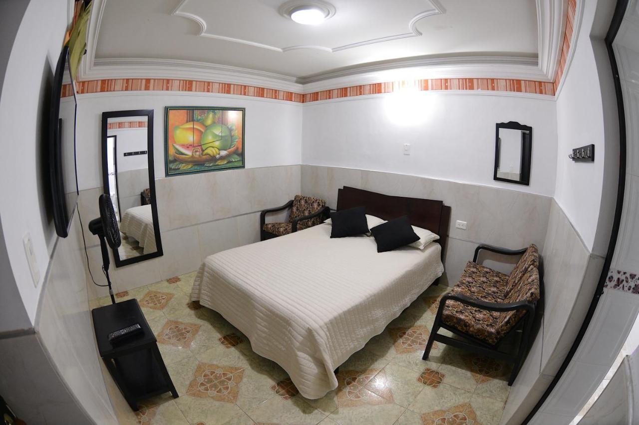 La Hermosa Hotel Buga Extérieur photo