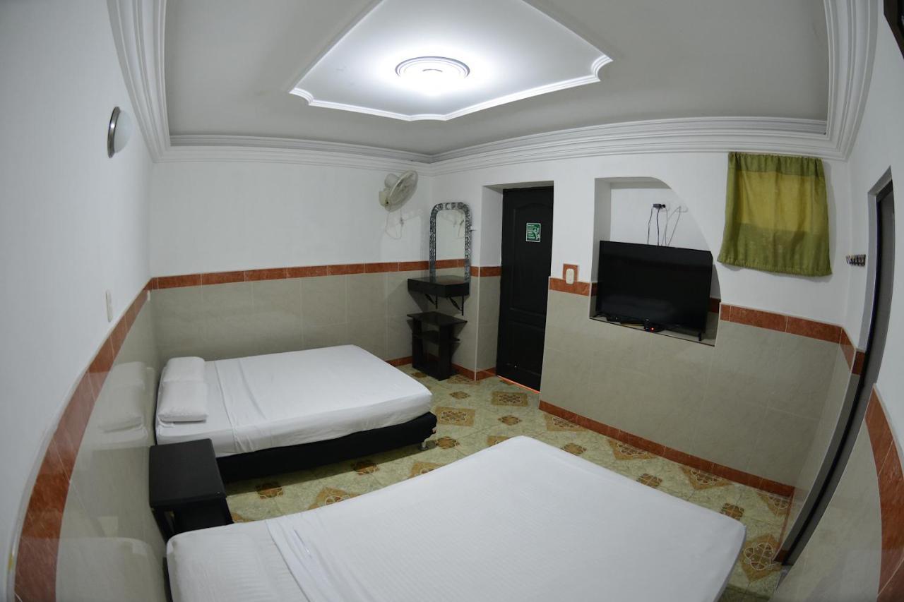 La Hermosa Hotel Buga Extérieur photo