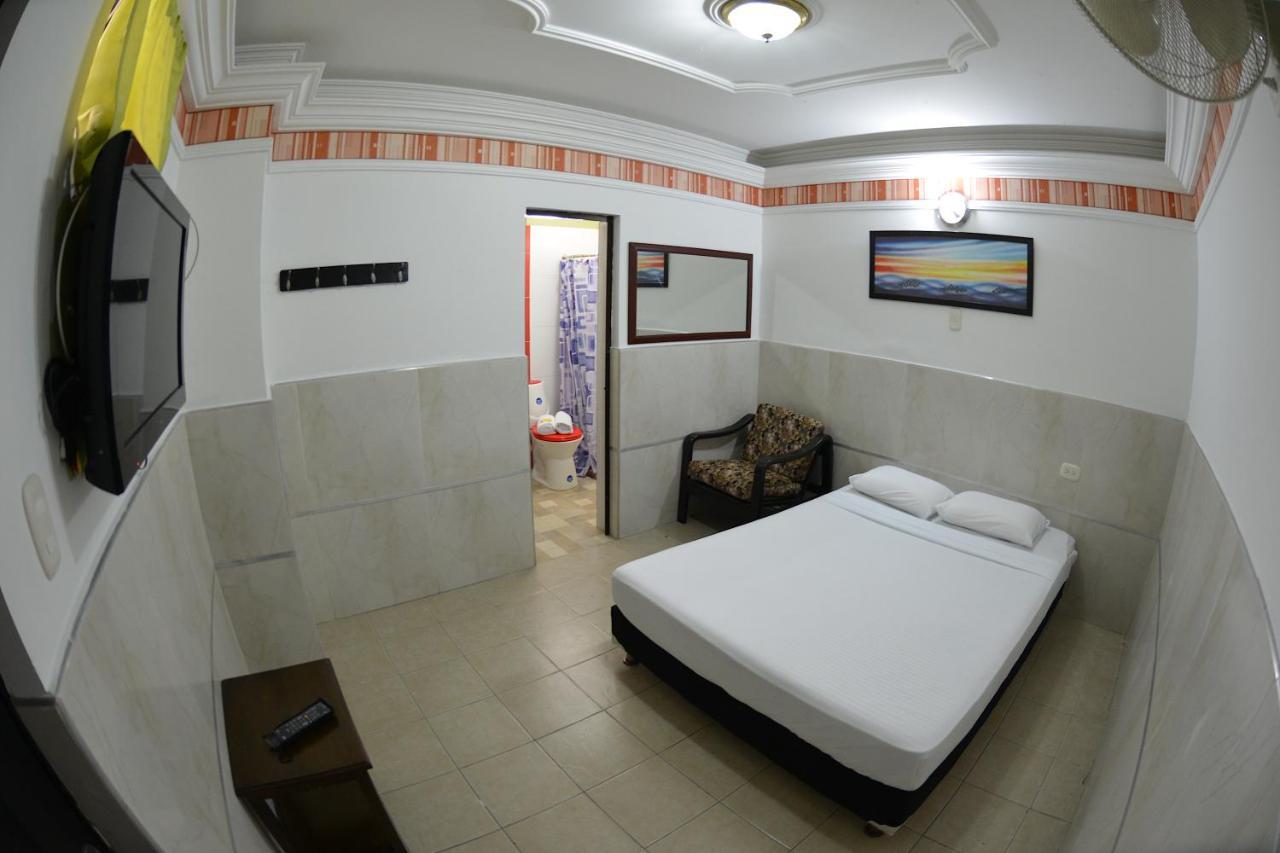 La Hermosa Hotel Buga Extérieur photo