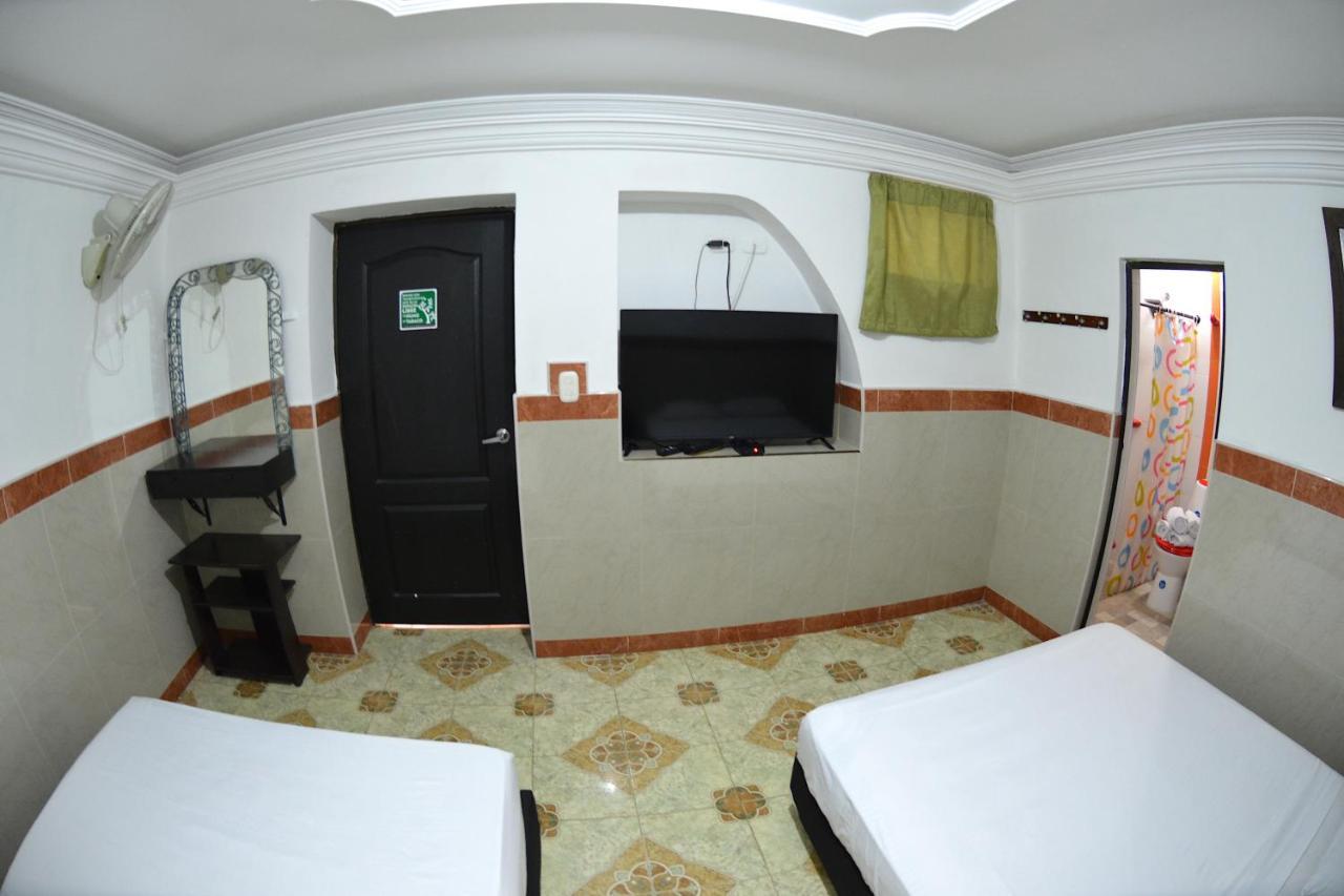 La Hermosa Hotel Buga Extérieur photo